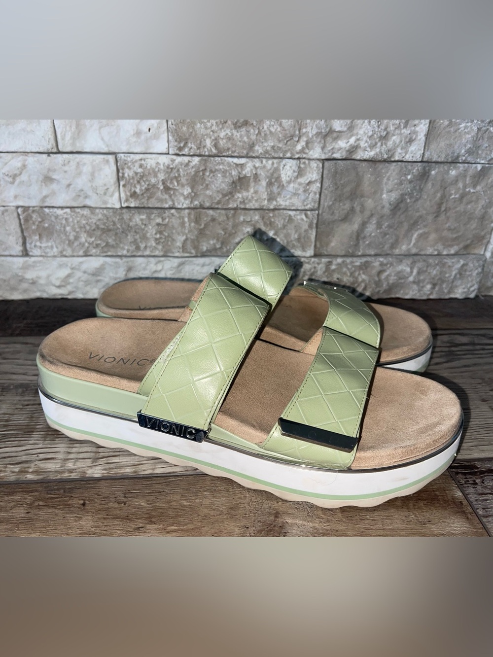 Vionic Brandie Womens Size 10 Green Beach Walking Outdoor Wedge Slide Sandals
